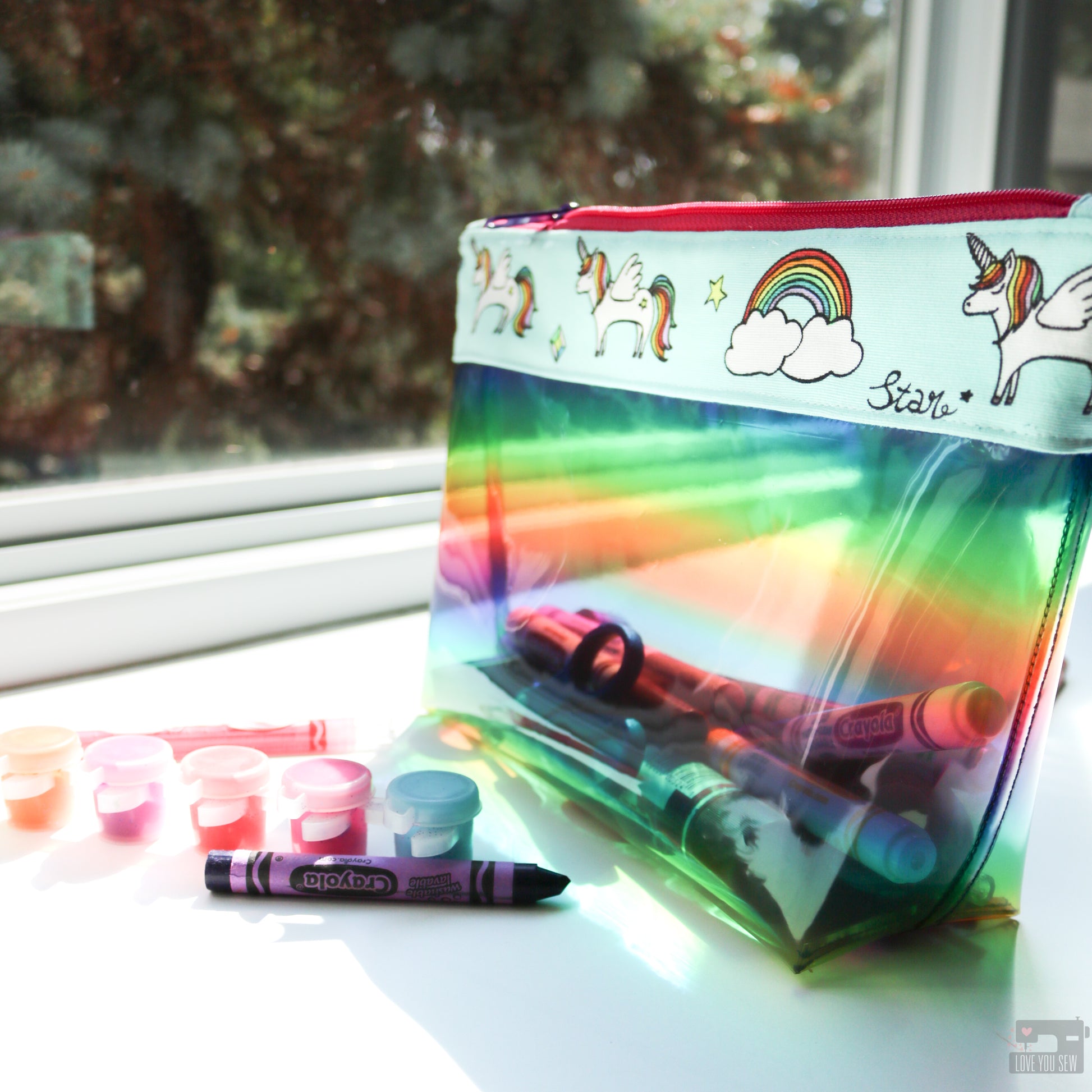 Crayola Inspiration Art Case Coloring Set - Rainbow Indonesia