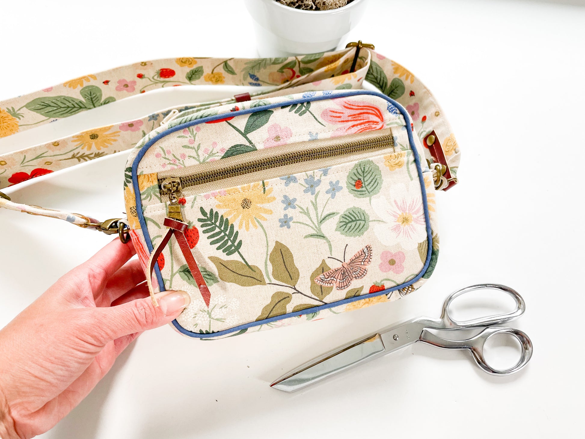 Sarah Crossbody Bag digital Sewing Pattern 10 H X 