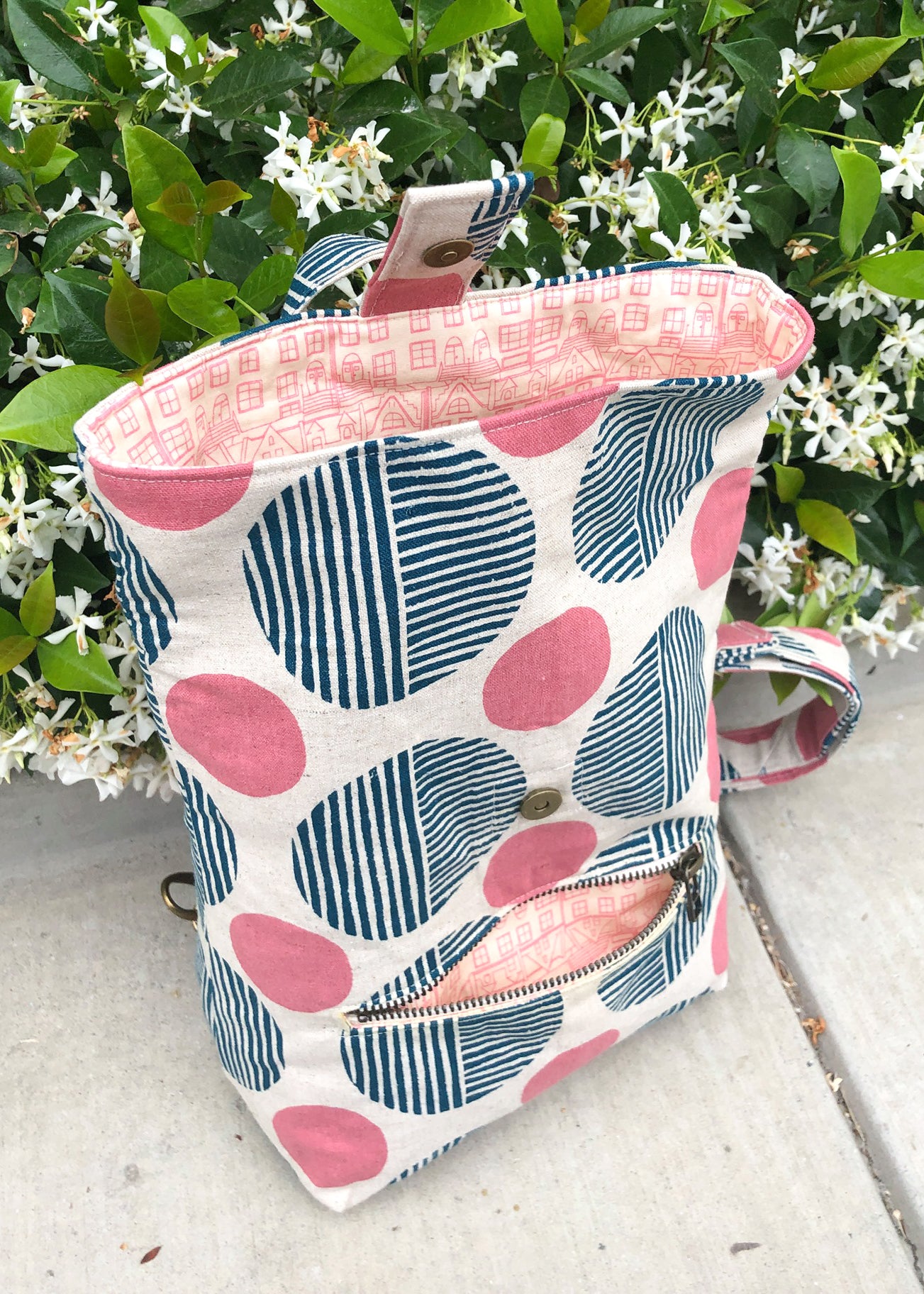 Izzie Convertible Backpack Pattern by Around The Bobbin 783583398886 -  Quilt in a Day Patterns